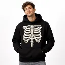 Joven con sudadera de esqueletos.webp